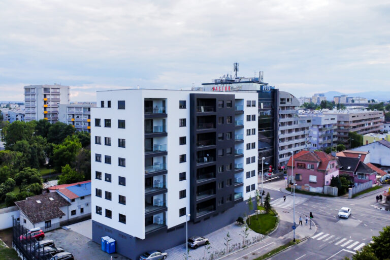 Stambena zgrada u Zagrebu - Morse White i Anthracite